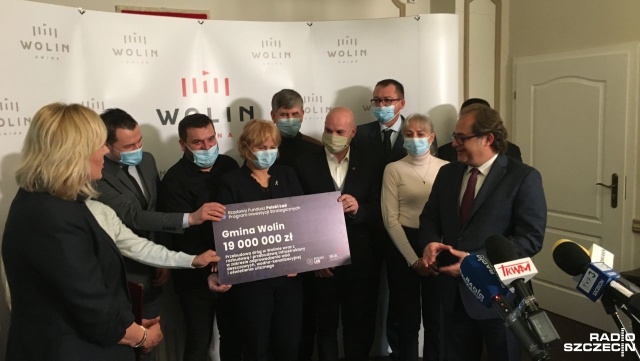 Gmina otrzymała w piątek prawie 20 milionów złotych na modernizację i budowę ulic w centrum miasta.