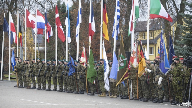 Zmiana dowództwa w Wielonarodowym Korpusie Północno-Wschodnim w Szczecinie. Generała broni Sławomira Wojciechowskiego zastąpił generał broni Jurgen von Sandrart. Przekazanie obowiązków odbyło się w Koszarach Bałtyckich w południe.