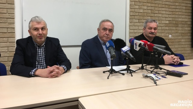 Dzisiaj w Szczecinie połowa pracowników zatrudnionych w sferze budżetowej zarabia najniższą krajową pensję - poinformował przewodniczący Solidarności na Pomorzu Zachodnim Mieczysław Jurek.