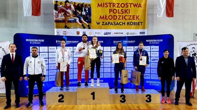 Nikola Piechocka z klubu Feniks Pesta Stargard zdobyła brązowy medal mistrzostw Polski w zapasach młodziczek w Kielcach.