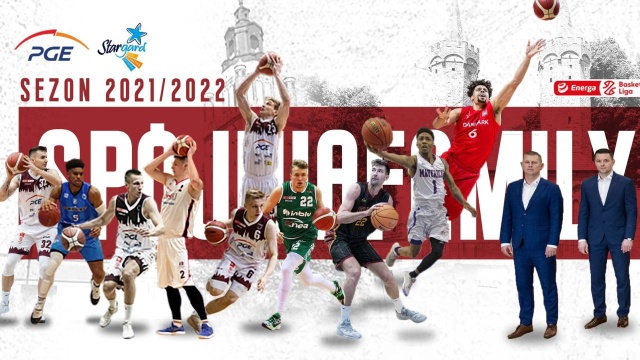 Nowym koszykarzem stargardzkiego klubu został Baylee Steele. Amerykanin grał w biało-bordowych barwach w poprzednim sezonie.