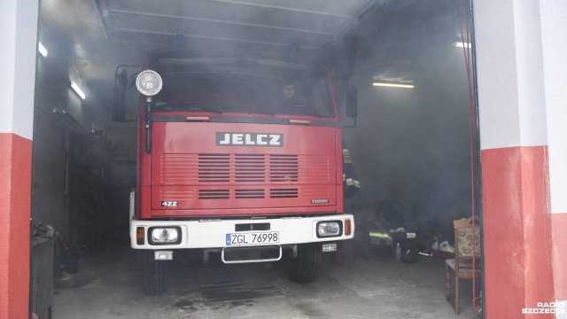 Bez ogrzewania, bez bieżącej wody i bez toalety - tak wygląda obecnie zaplecze remizy Ochotniczej Straży Pożarnej w miejscowości Wyszomierz.