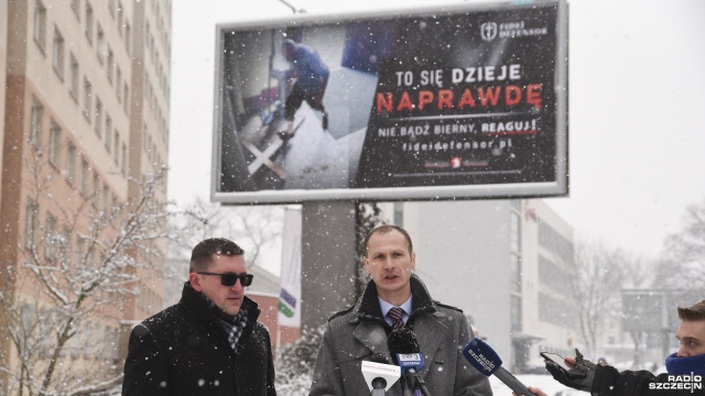 15 billboardów akcji To się dzieje naprawdę zawisło w Szczecinie. To sprzeciw wobec chrystianofobii. Zobaczycie je m.in. przy osiedlu Arkońskim.