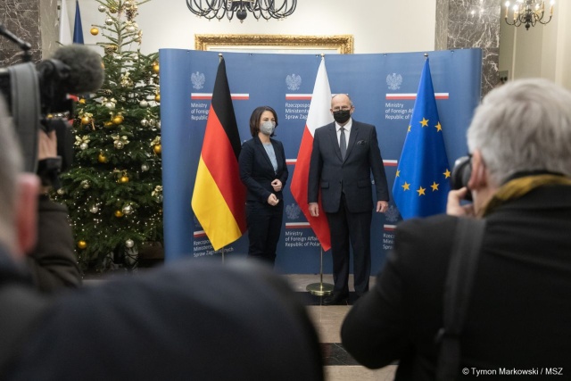 Nowa szefowa niemieckiej dyplomacji z wizytą w Warszawie. Annalena Baerbock spotkała się z ministrem spraw zagranicznych Zbigniewem Rauem.
