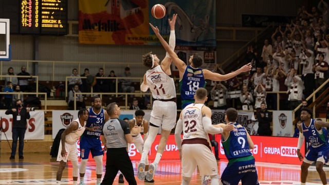 Sensacja w Stargardzie. Koszykarze PGE Spójni wygrali - z zajmującym trzecie miejsce w tabeli Energa Basket Ligi - Anwilem Włocławek 95:87.
