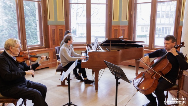 Światowej sławy wirtuozi przedstawią jedyny utwór Fryderyka Chopina napisany na skrzypce, wiolonczelę i fortepian dedykowany księciu generałowi lejtnantowi Antoniemu Radziwiłłowi - Trio fortepianowe g-moll op. 8.