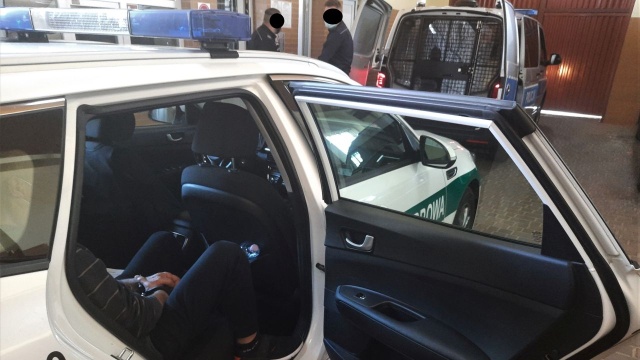 Krajowa Administracja Skarbowa i Centralne Biuro Śledcze Policji zatrzymali 12 osób na terenie kujawsko-pomorskiego, mazowieckiego, pomorskiego śląskiego oraz świętokrzyskiego.