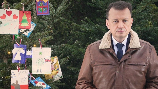 Minister obrony narodowej, Mariusz Błaszczak złożył życzenia żołnierzom, pełniącym służbę w czasie Świąt Bożego Narodzenia.