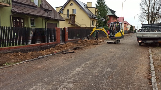 Nowa nawierzchnia, chodnik i wjazdy - kończy się remont ul. Szymanowskiego w Stargardzie.