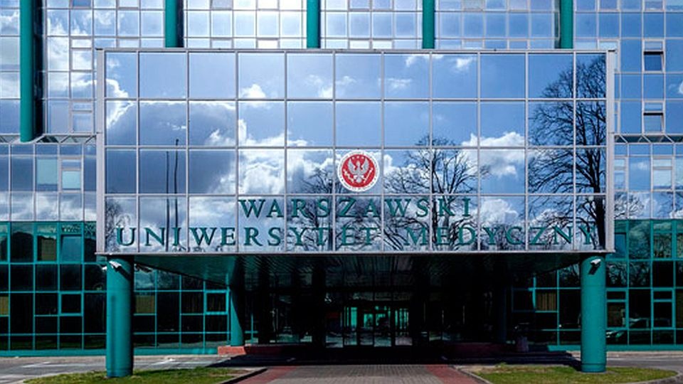 W ostatnim czasie media informowały, że wśród 18 osób, które na Warszawskim Uniwersytecie Medycznym dostały szczepionkę na COVID-19 poza kolejnością, jest członek Rady Fundacji TVN i dyrektor programowy tej stacji, Edward Miszczak. Fot. www.wum.edu.pl