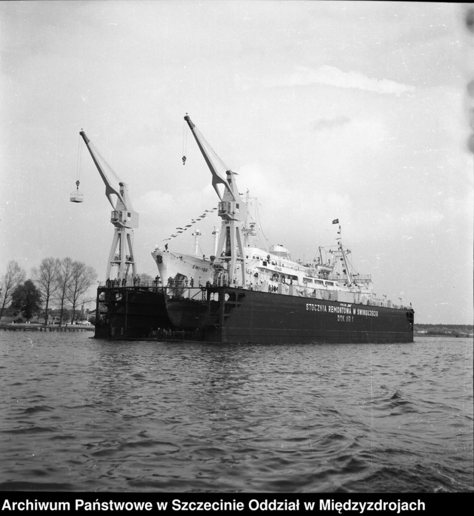 Stocznia Remontowa - dok stoczniowy - 1969 r