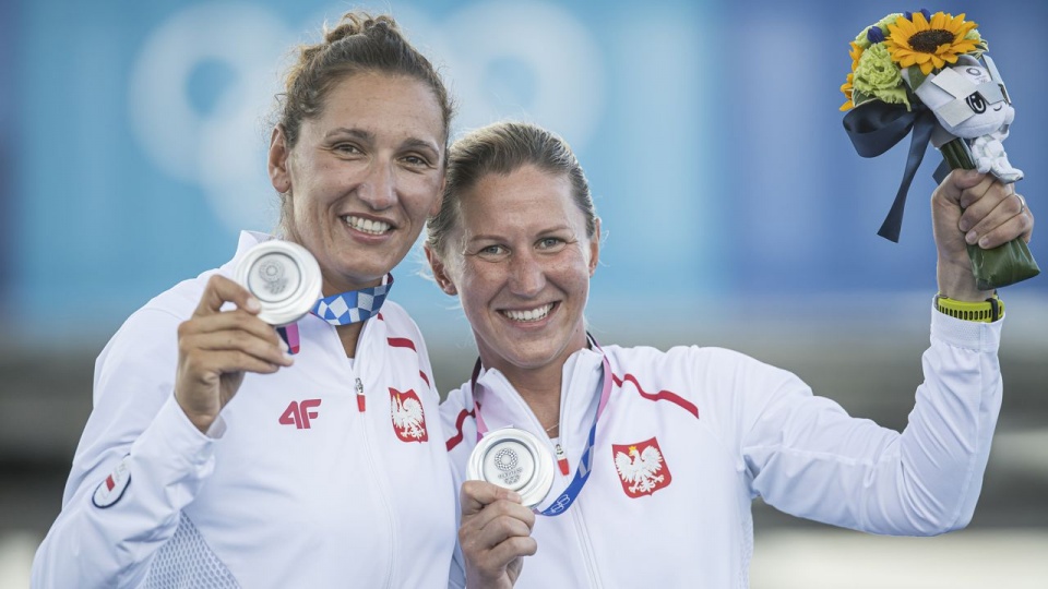 Reprezentantka SEJK Pogoni Szczecin Agnieszka Skrzypulec i Jolanta Ogar-Hill zdobyły olimpijskie srebro w klasie 470. źródło: https://twitter.com/pkol_pl