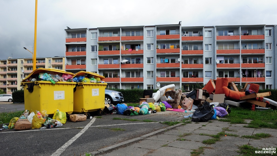 W Goleniowie - do poniedziałku - przez ponad tydzień nie było firmy odbierającej odpady. Fot. Marcin Kokolus [Radio Szczecin]