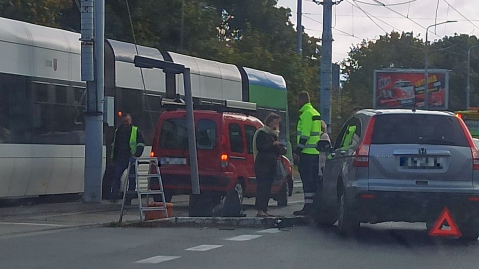 Ruch tramwajów wrócił już do normy, jednak kierowcy muszą uważać na utrudnienia. źródło: Facebook Grupa Suszą! Szczecin