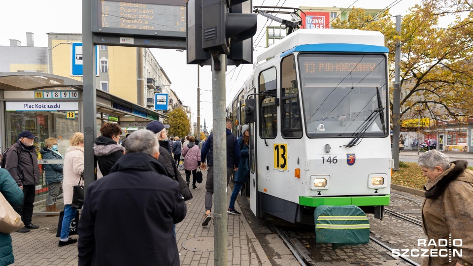 Zmiany na liniach tramwajowych oznaczają likwidację "13" oraz zastępczej linii autobusowej nr 835. Fot. Robert Stachnik [Radio Szczecin]