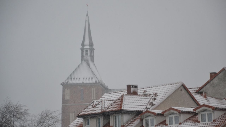 Pierwsze płatki śniegu w Kołobrzegu spadły we wtorek nad ranem. Fot. Przemysław Polanin [Radio Szczecin]