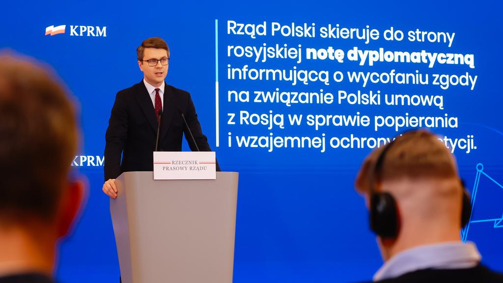 Rada Ministrów wycofa zgodę na związanie Polski umową z Rosją o popieraniu i wzajemnej ochronie inwestycji, pochodzącej jeszcze z 1992 roku - poinformował rzecznik rządu Piotr Mller.