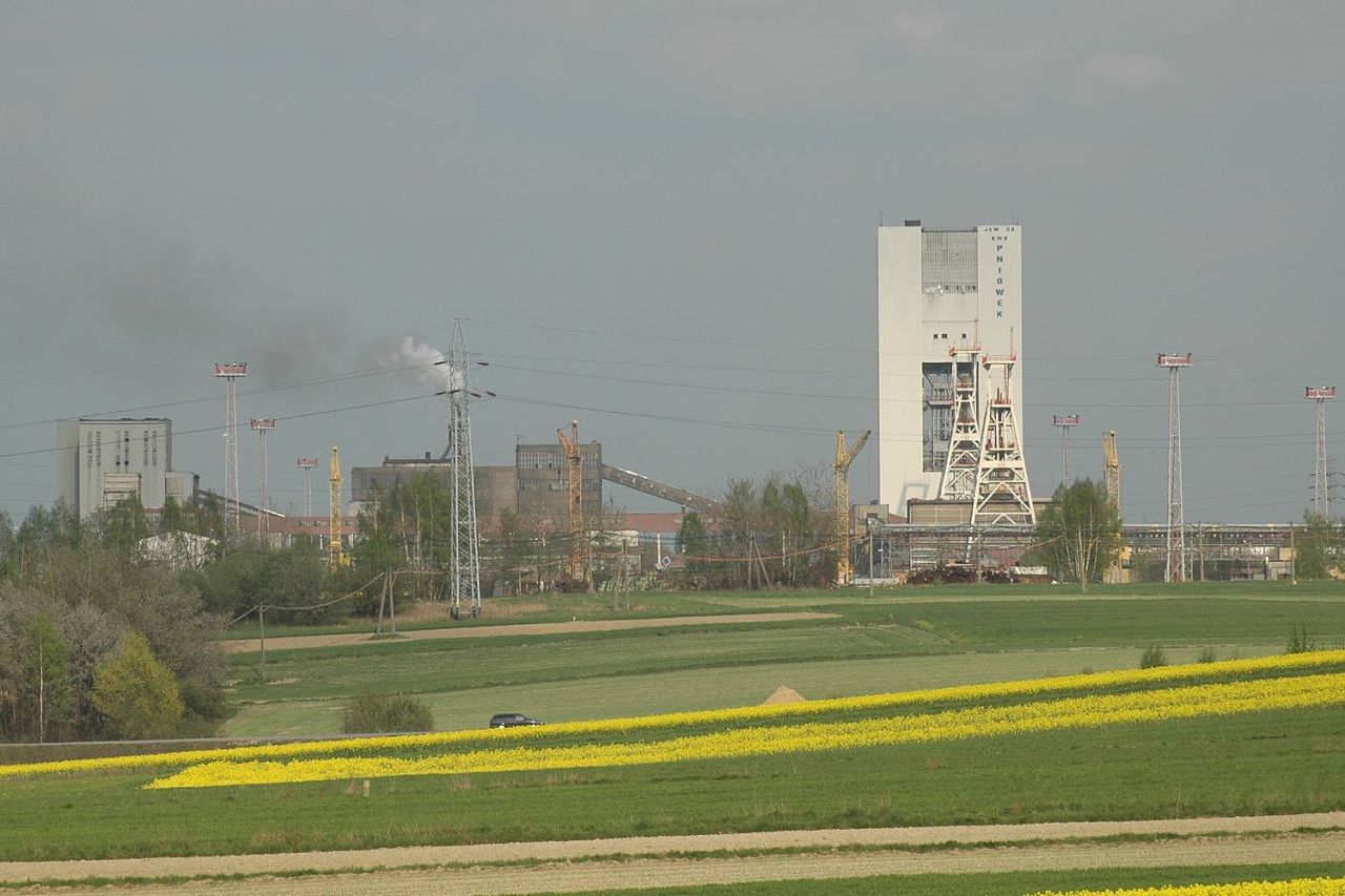 Stabilizuje się sytuacja w kopalni Pniówek w Pawłowicach, gdzie w środę i czwartek doszło do serii wybuchów metanu.