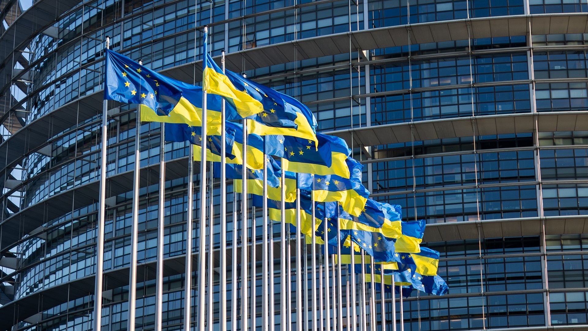 W Unii Europejskiej wciąż brak zgody na zwiększenie funduszu na dozbrajanie Ukrainy. Do porozumienia nie doszli wczoraj ministrowie spraw zagranicznych unijnych krajów na spotkaniu w Brukseli.