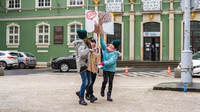 Fot. Mateusz Papke [Radio Szczecin] Obrońcy ulicy Przygodnej protestują przed magistratem [WIDEO, ZDJĘCIA]