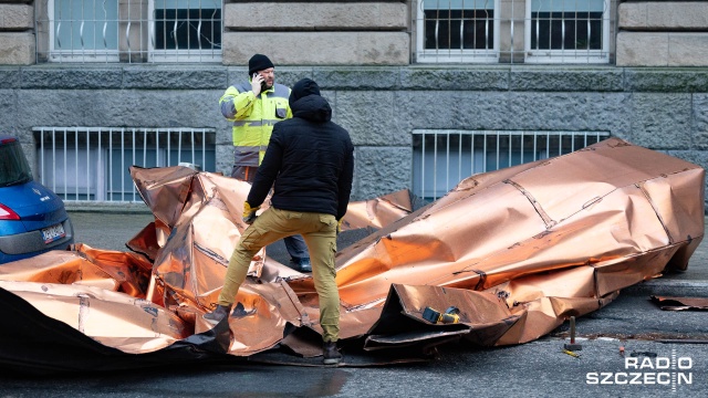 Fot. Robert Stachnik [Radio Szczecin] Skutki wichury w regionie. Zablokowane drogi, zniszczone samochody [AKTUALIZACJA, WIDEO, ZDJĘCIA]