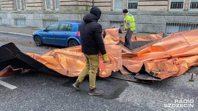 Fot. Robert Stachnik [Radio Szczecin] Skutki wichury w regionie. Zablokowane drogi, zniszczone samochody [AKTUALIZACJA, WIDEO, ZDJĘCIA]