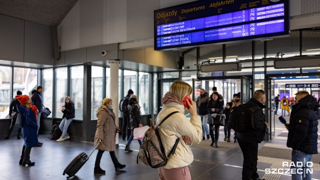 Fot. Robert Stachnik [Radio Szczecin] Skutki wichury w regionie. Zablokowane drogi, zniszczone samochody [AKTUALIZACJA, WIDEO, ZDJĘCIA]