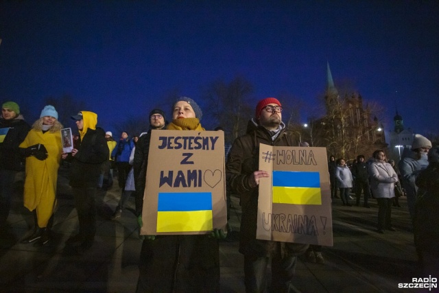 Fot. Maciej Papke [Radio Szczecin] Manifestacja na placu solidarności [ZDJĘCIA]