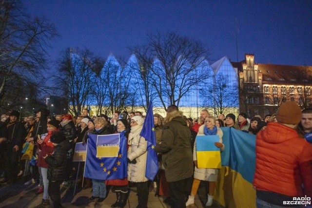 Fot. Maciej Papke [Radio Szczecin] Manifestacja na placu solidarności [ZDJĘCIA]