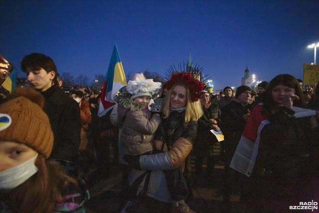 Fot. Maciej Papke [Radio Szczecin] Manifestacja na placu solidarności [ZDJĘCIA]