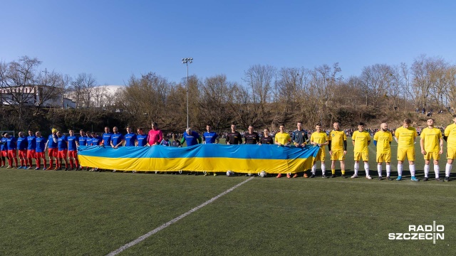 Fot. Robert Stachnik [Radio Szczecin] Charytatywny mecz gwiazd. Sportowcy solidaryzują się z Ukrainą [WIDEO, ZDJĘCIA]