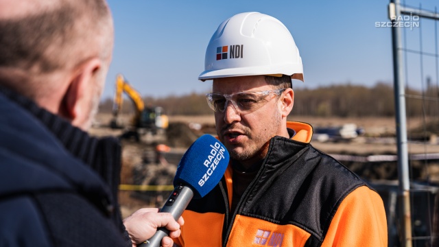 Fot. Mateusz Papke [Radio Szczecin] Będą nowe nabrzeża. Jest już most pontonowy [WIDEO, ZDJĘCIA]