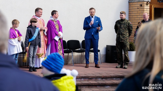 Fot. Robert Stachnik [Radio Szczecin] "Słodko jest pomagać", czyli charytatywny festyn w Dąbiu [WIDEO, ZDJĘCIA]