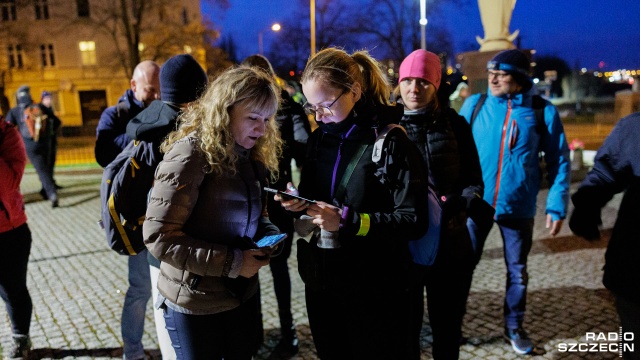 Fot. Robert Stachnik [Radio Szczecin] Las, ciemna noc i modlitwa, czyli Ekstremalna Droga Krzyżowa [ZDJĘCIA]