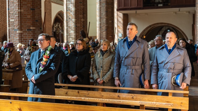 Fot. Mateusz Papke [Radio Szczecin] Szczecinianie modlili się za ofiary katastrofy smoleńskiej [ZDJĘCIA]