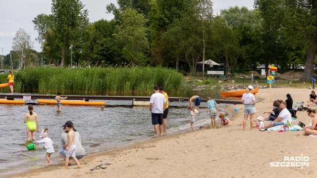 Fot. Robert Stachnik [Radio Szczecin] Ruszył sezon na dąbskiej plaży. Sprawdźcie, co się zmieniło [WIDEO, ZDJĘCIA]