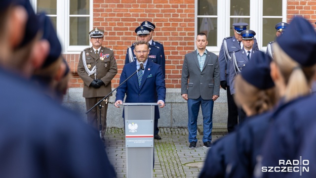Fot. Robert Stachnik [Radio Szczecin] Nowi policjanci ślubowali w Szczecinie [WIDEO, ZDJĘCIA]