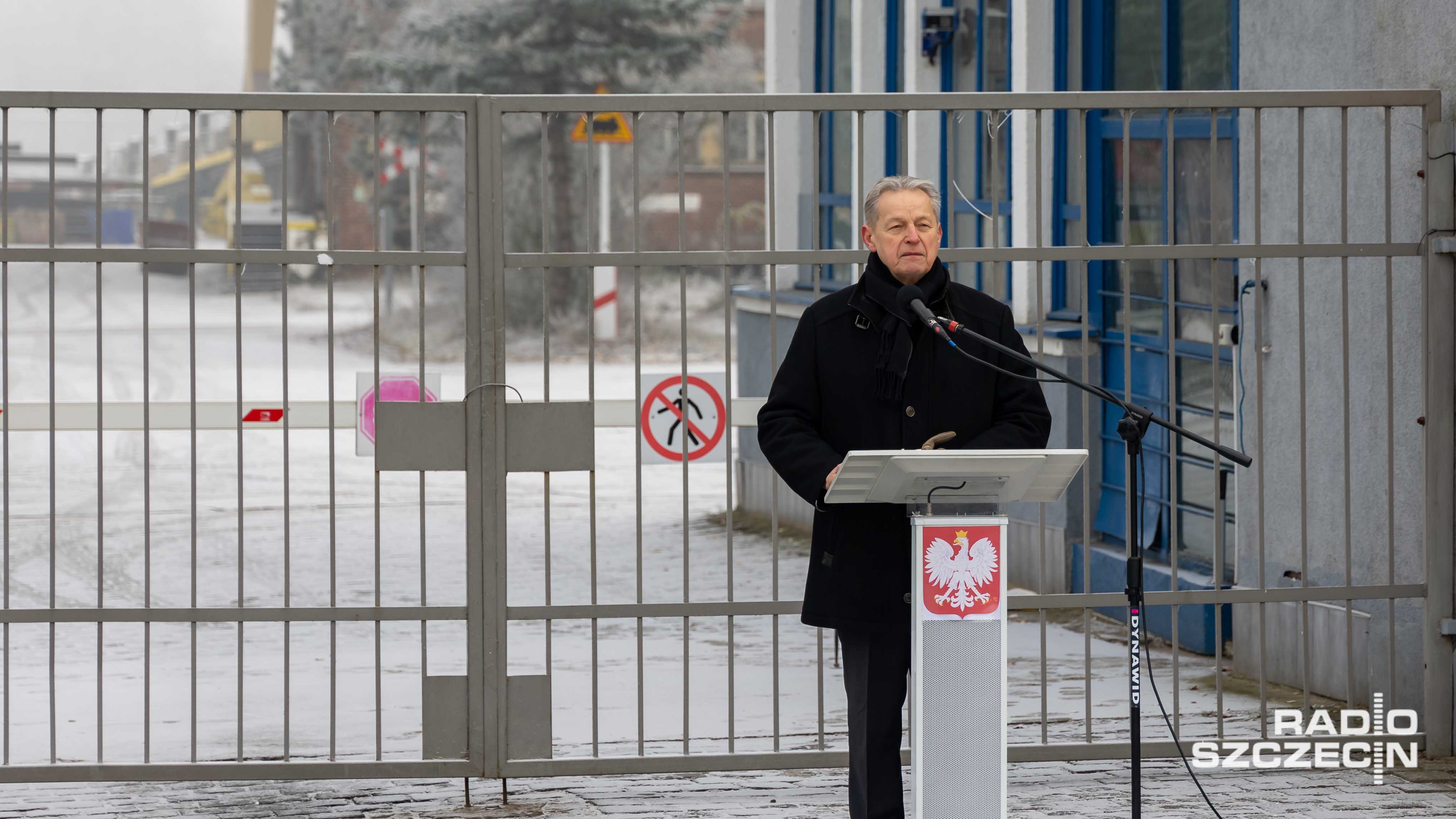 Wiemy o sprawie od wielu lat, próbowaliśmy interweniować, ale nie udało się znaleźć innej osoby do prowadzenia uroczystości - tak Mieczysław Jurek, szef zachodniopomorskiej Solidarności komentuje sprawę Andrzeja Oryla.