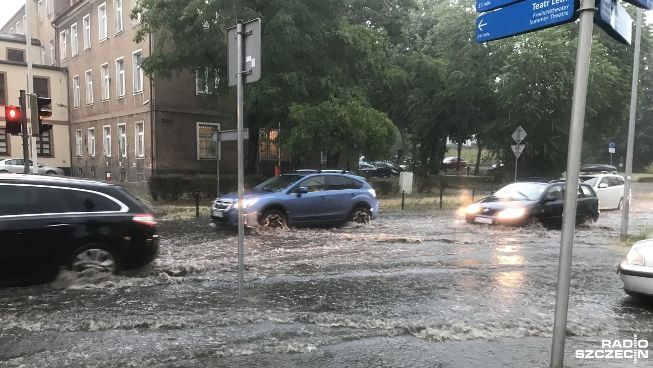 Burza i potężna ulewa nad Szczecinem [ZDJĘCIA]