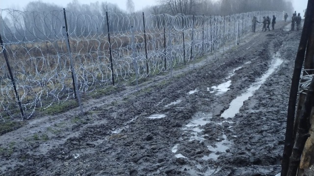W ciągu minionej doby 16 osób usiłowało nielegalnie przedostać się z Białorusi do Polski - informuje Straż Graniczna.