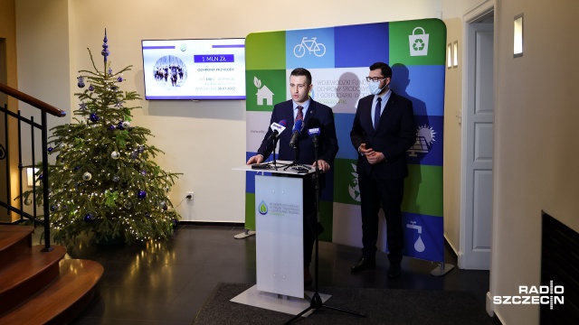 Wojewódzki Fundusz Ochrony Środowiska rozpoczął zbieranie wniosków o dofinansowanie pięciu programów dotyczących ochrony środowiska. Na ten cel fundusz chce przeznaczyć ponad sześć milionów złotych. Pieniądze mogą uzyskać gminy ale także zwykli mieszkańcy na docieplanie remiz strażackich, usuwanie azbestu czy barszczu Sosnowskiego, oraz edukację ekologiczną mówi prezes Funduszu Marek Subocz.
