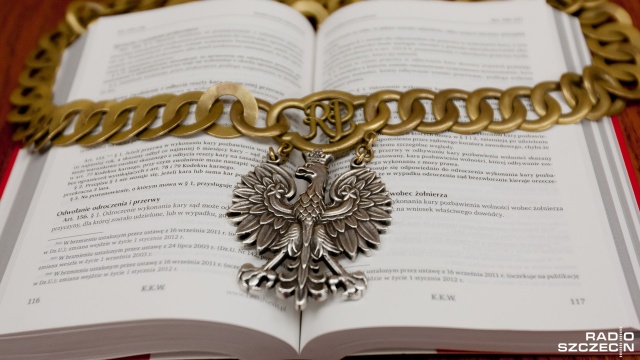 Prezes Sądu Okręgowego w Tarnowie zlecił kontrolę decyzji Sądu Rejonowego w Dąbrowie Tarnowskiej w sprawie 12-latki, która popełniła samobójstwo.