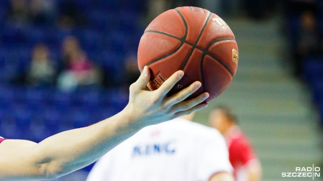 Koszykarze Kinga w mocno okrojonym składzie walczyć będą o 11 zwycięstwo w Energa Basket Lidze. Szczecinianie na wyjeździe zmierzą się w środę z Zastalem Zielona Góra w meczu inaugurującym 19 kolejkę rozgrywek.