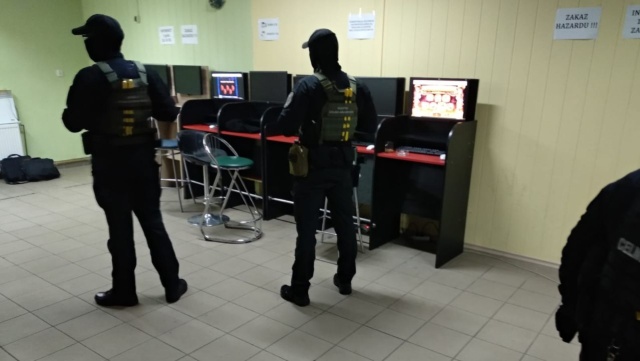 Kolejne dwa nielegalne punkty hazardowe zamknęli funkcjonariusze zachodniopomorskiej Krajowej Administracji Skarbowej.