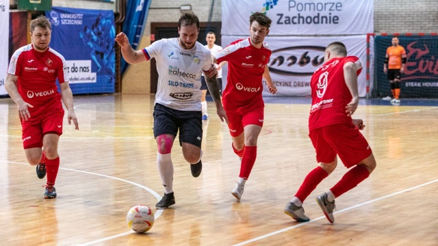 Niespodzianki nie było. Szczecinianie przegrali u siebie z Widzewem Łódź 0:3 w pierwszym meczu rewanżowej rundy rozgrywek futsalu o mistrzostwo I ligi.