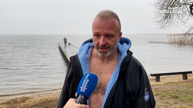 Lodowata woda to jego żywioł - mowa o Danielu Pałoszu, 48-letnim mieszkańcu Wolina, który wystartuje na pierwszych w Polsce Mistrzostwach Świata w Lodowym Pływaniu.