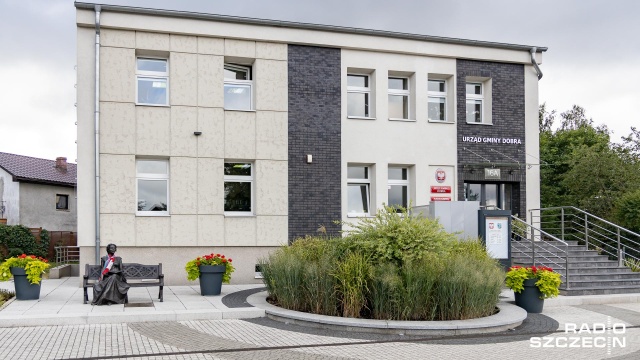Urząd Gminy Dobra przechodzi na pracę zdalną. Tak jest od środy. To w związku z liczbą zachorowań na koronawirusa.