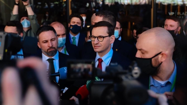 Liderzy europejskich partii prawicowych spotkali się w sobotę w Madrycie. Wśród tematów rozmów znalazły się: energetyka, bezpieczeństwo i plany reformy Unii Europejskiej.