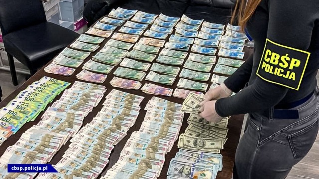 Funkcjonariusze Centralnego Biura Śledczego Policji zlikwidowali nielegalny magazyn z lekami.
