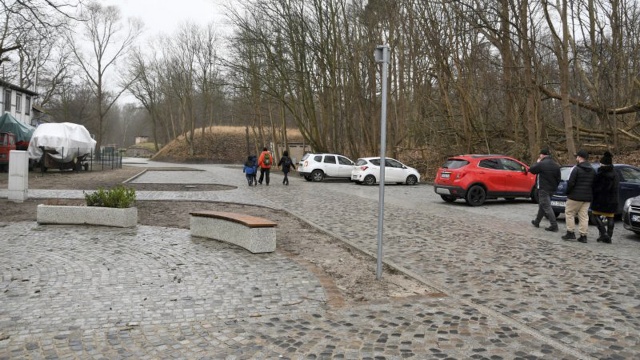 Świnoujście ma coraz lepszy dostęp do zabytków. Właśnie zakończyła się budowa pierwszego odcinka drogi prowadzącej do fortów. Dzięki temu, do obiektów dojdziemy i dojedziemy z łatwością.